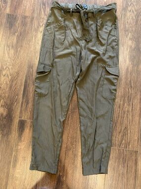 Relaxed fit viscose cargo pants medium